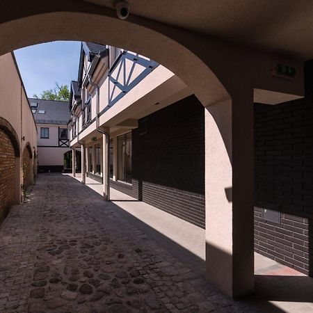 Gosciniec Kasztel U Gostla Murowana Goślina Exterior foto