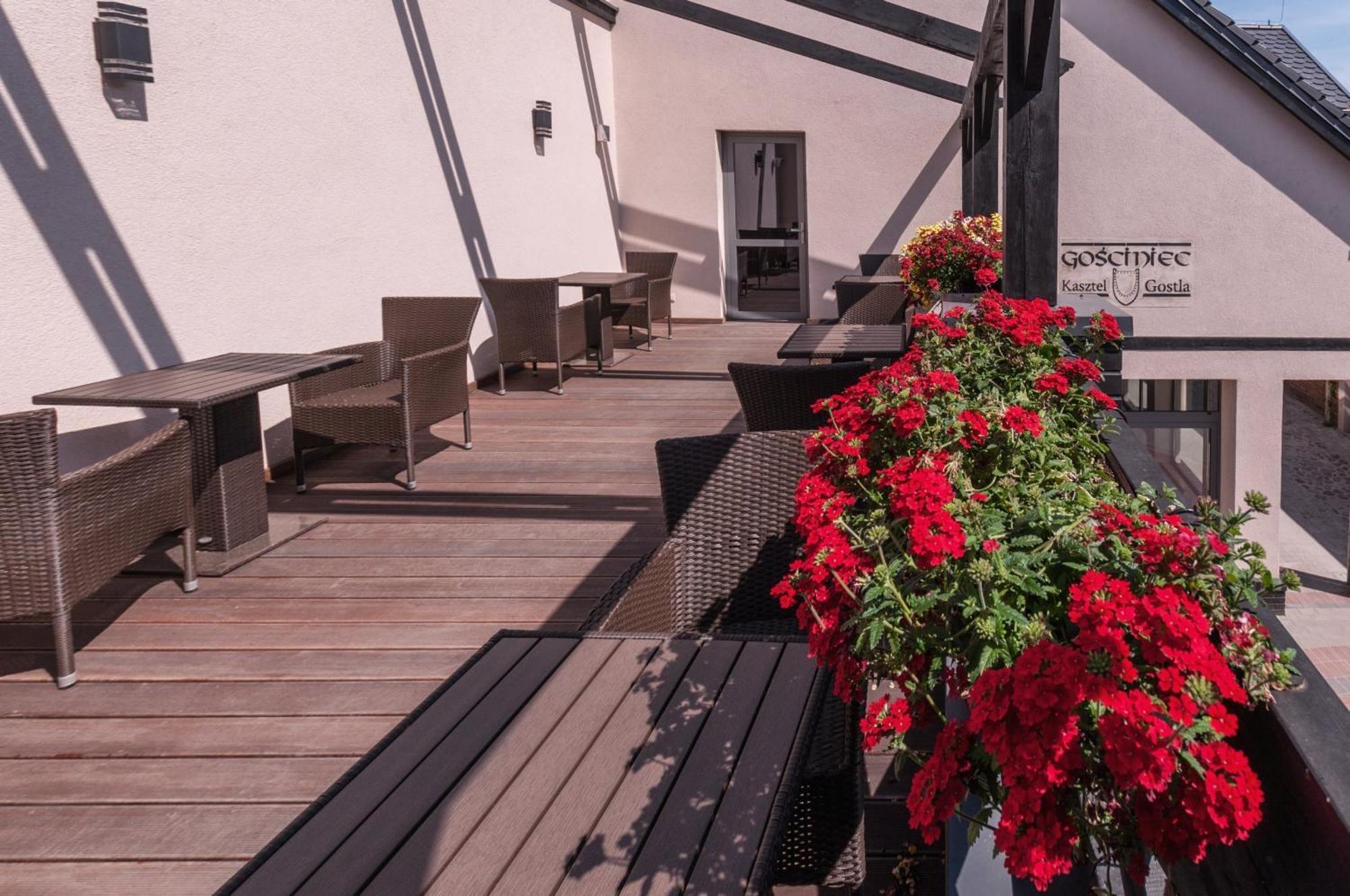 Gosciniec Kasztel U Gostla Murowana Goślina Exterior foto